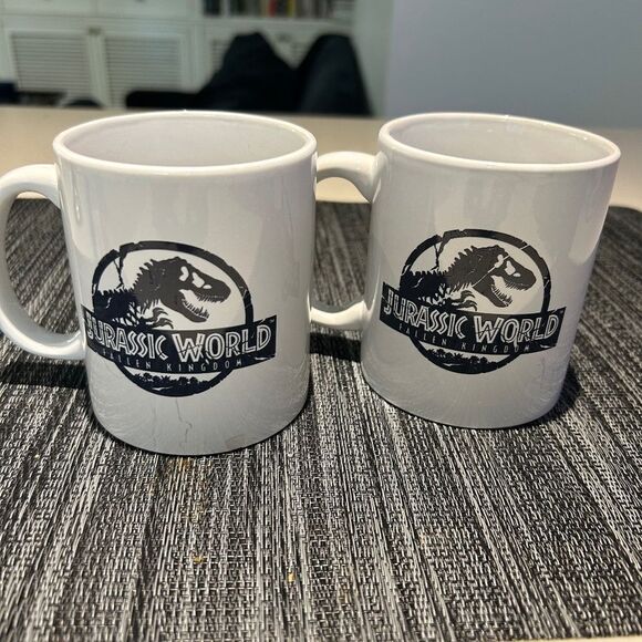 Pair of Jurassic World logo coffee mugs - Picture 2 of 7
